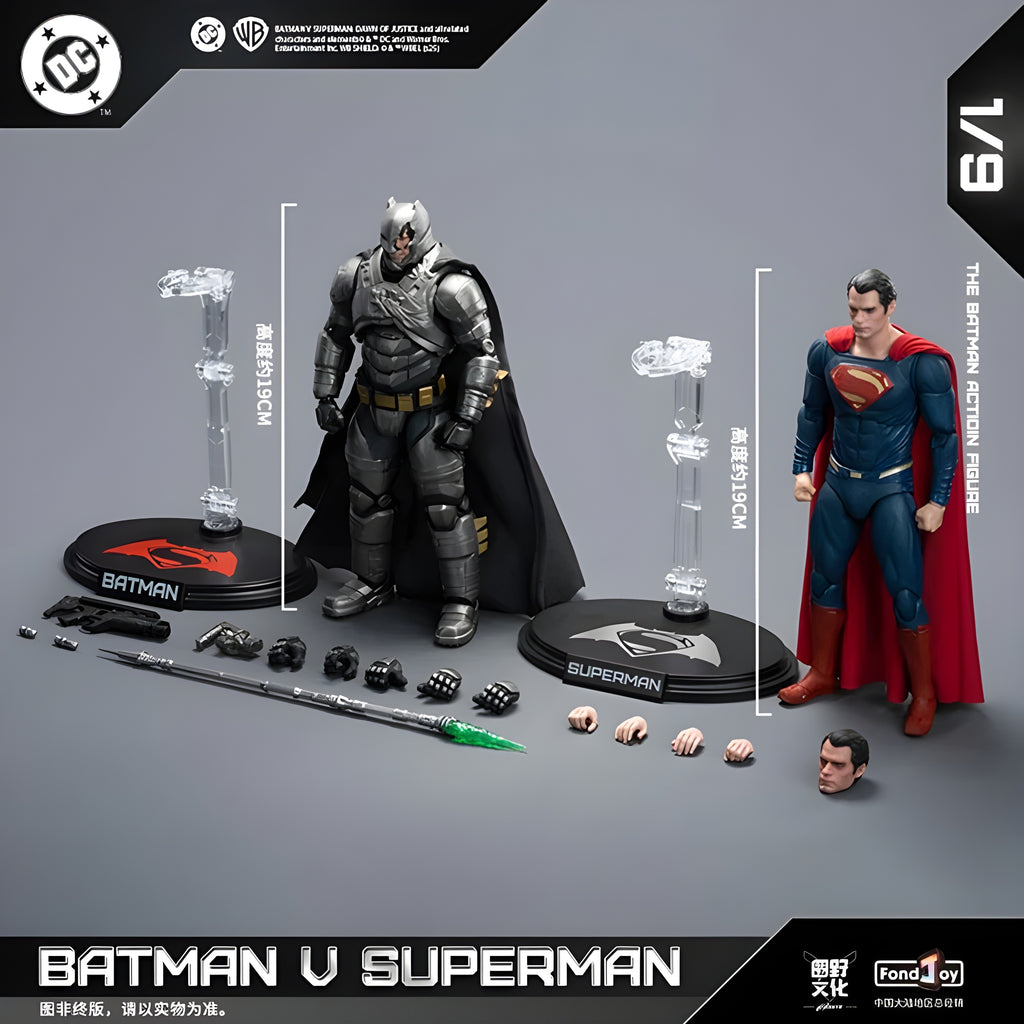 The FondJoy DC1020 Batman v Superman: Dawn of Justice Deluxe Version set recreates the iconic clash between Batman and Superman with detailed craftsmanship.